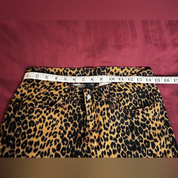 Switchblade Stiletto leopard print pants with zipper pockets - Picture 5 of 5